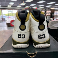 Statue Jordan 9 (USED)