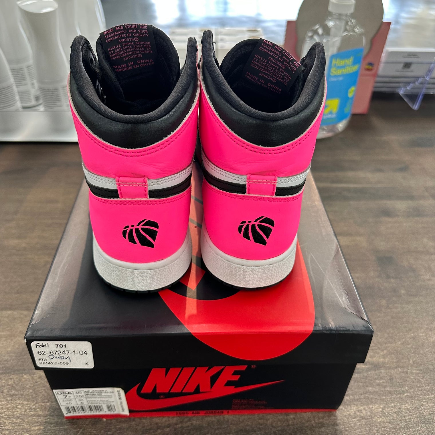 (GS) Valentine's Day Jordan 1 Mid (2017) (USED)