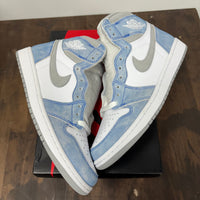 Hyper Royal Jordan 1 High (Lightly Worn)