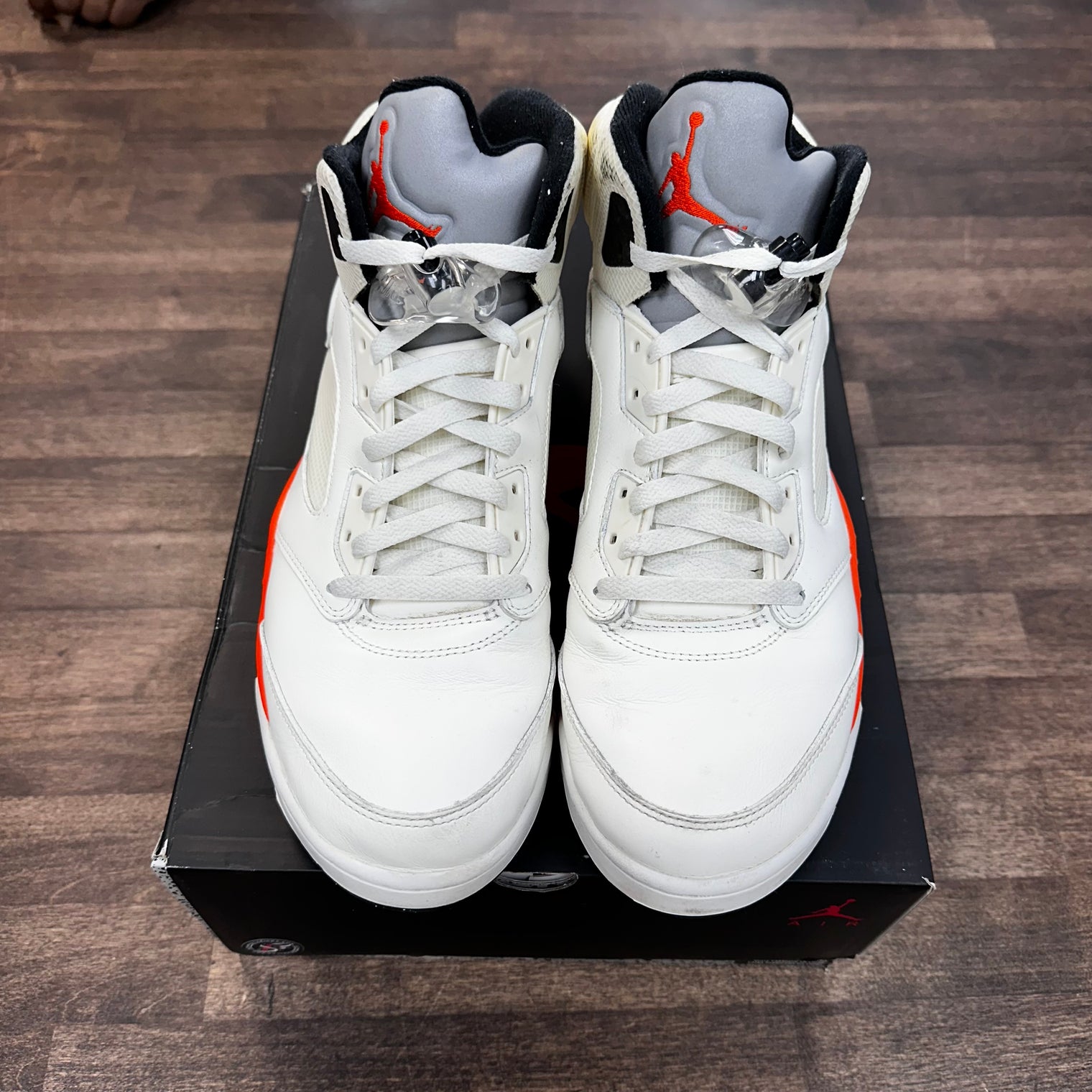 Shattered Backboard Jordan 5 (USED)