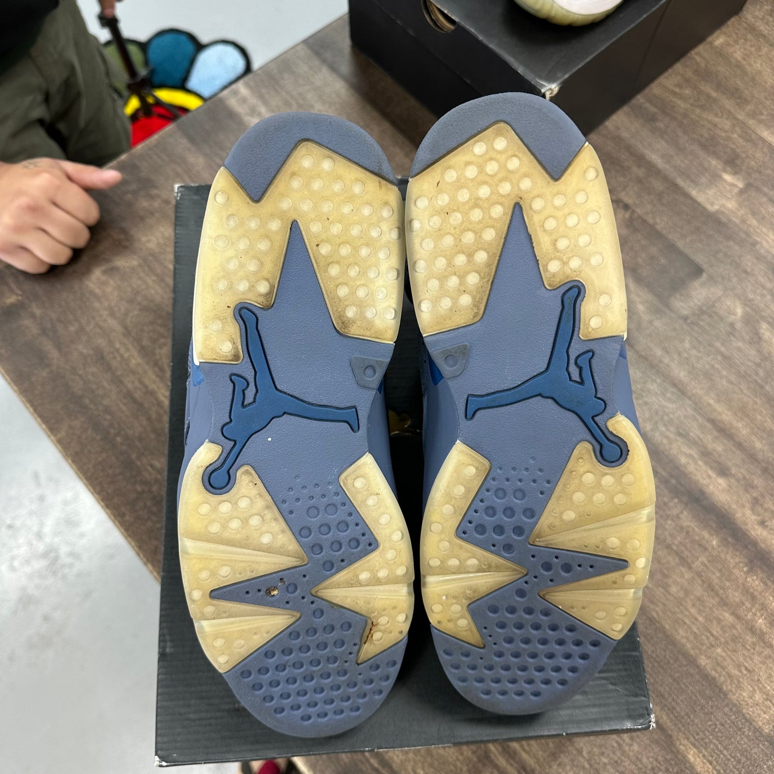Diffused Blue Jordan 6 Retro (USED)