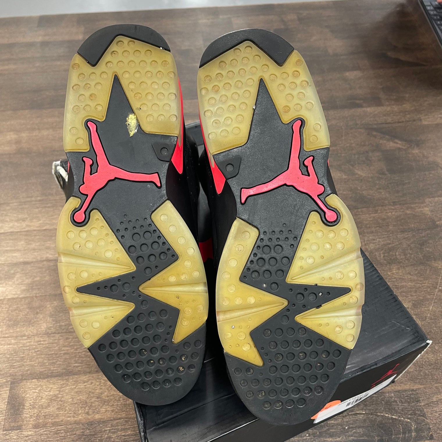 Infrared Jordan 6 2014 (USED)