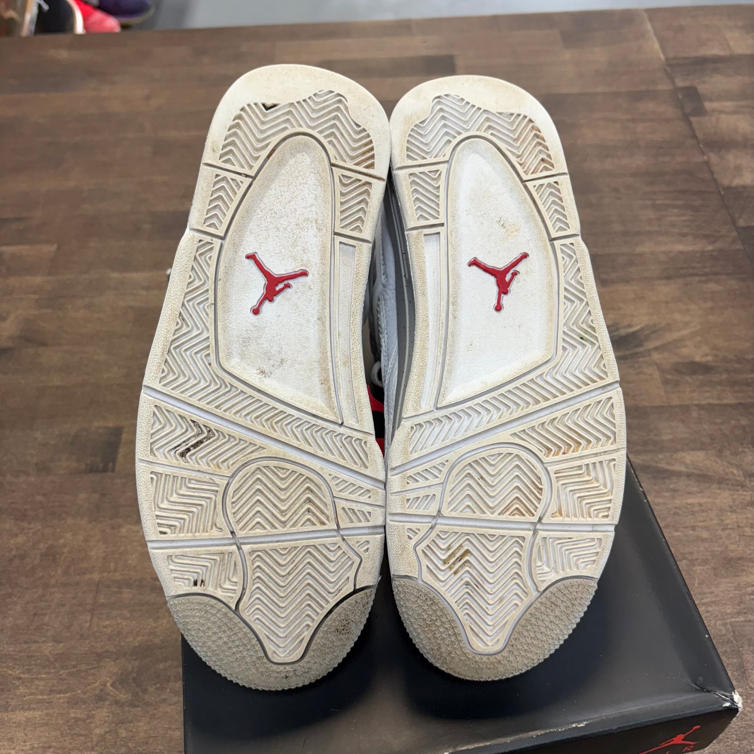 White Oreo Jordan 4 (GS) (USED)