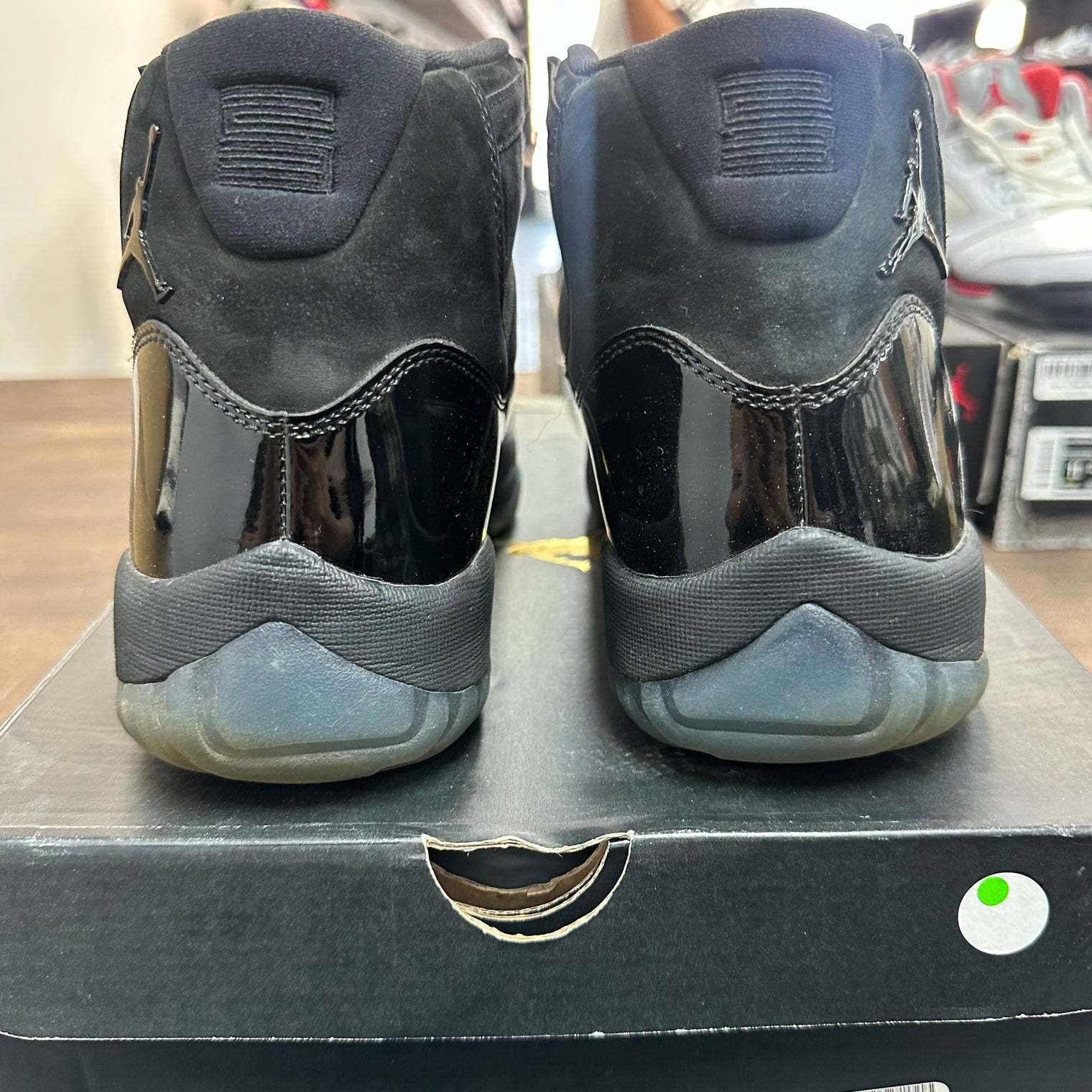 Cap n Gown Jordan 11 (USED, B-Grade)