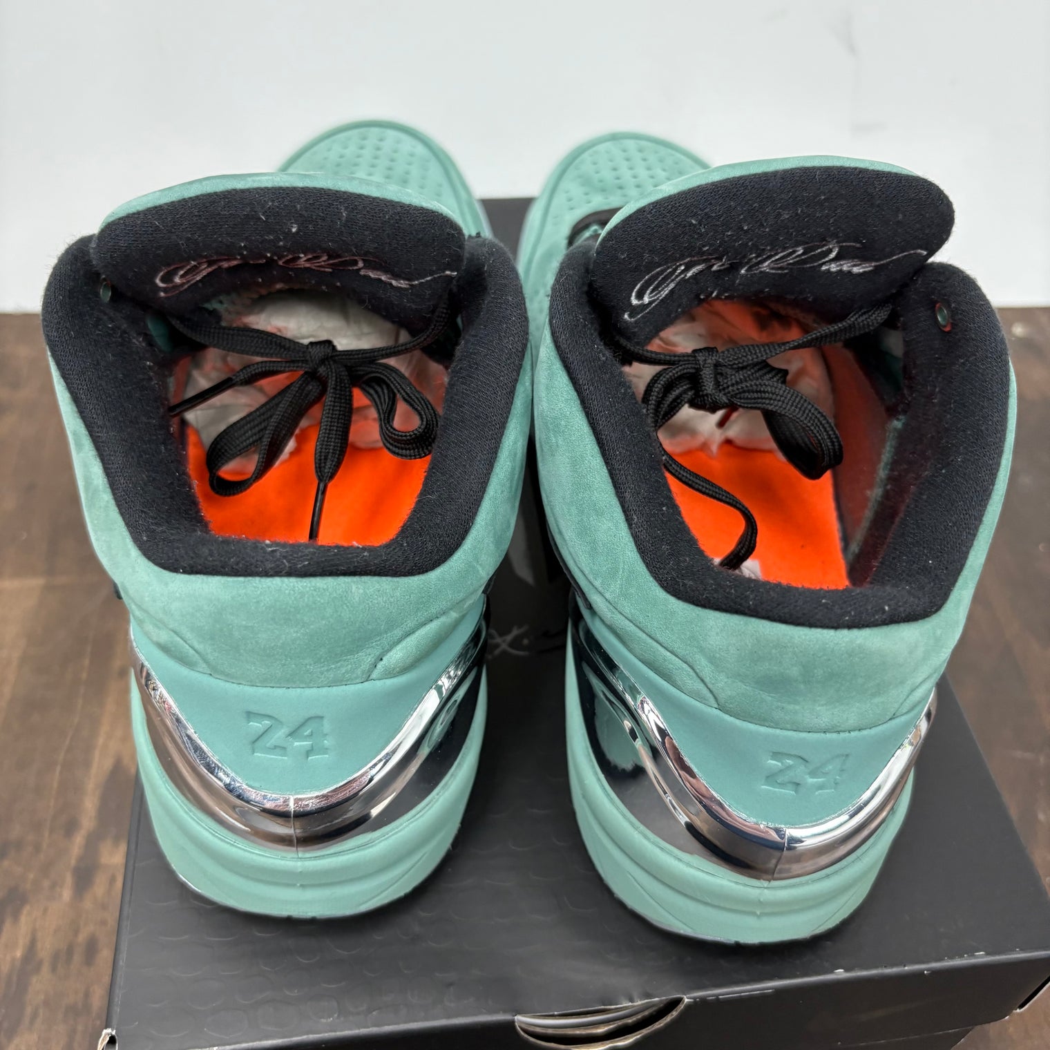 Kobe 4 Girl Dad (USED)