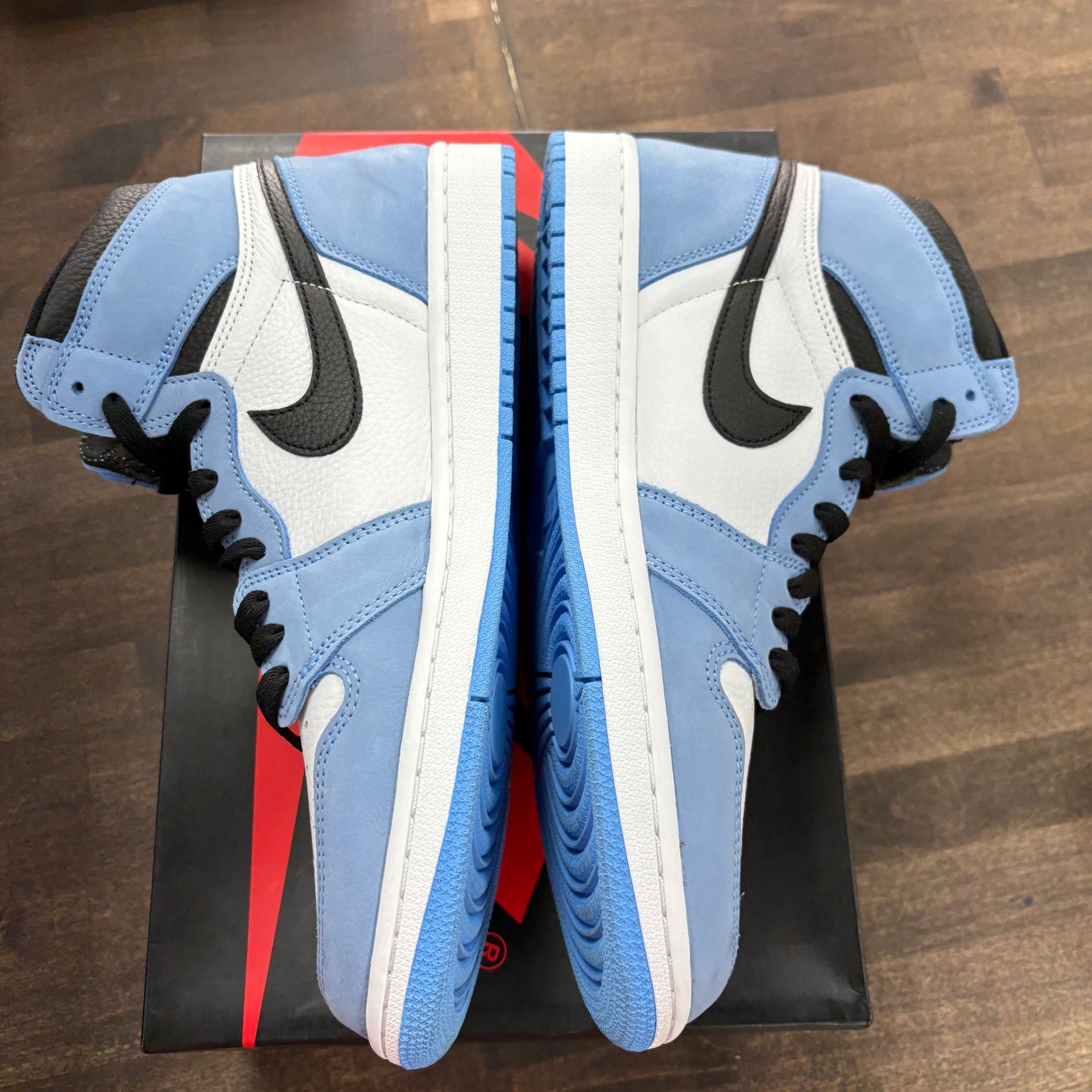 University Blue Jordan 1 High (Lightly Worn)