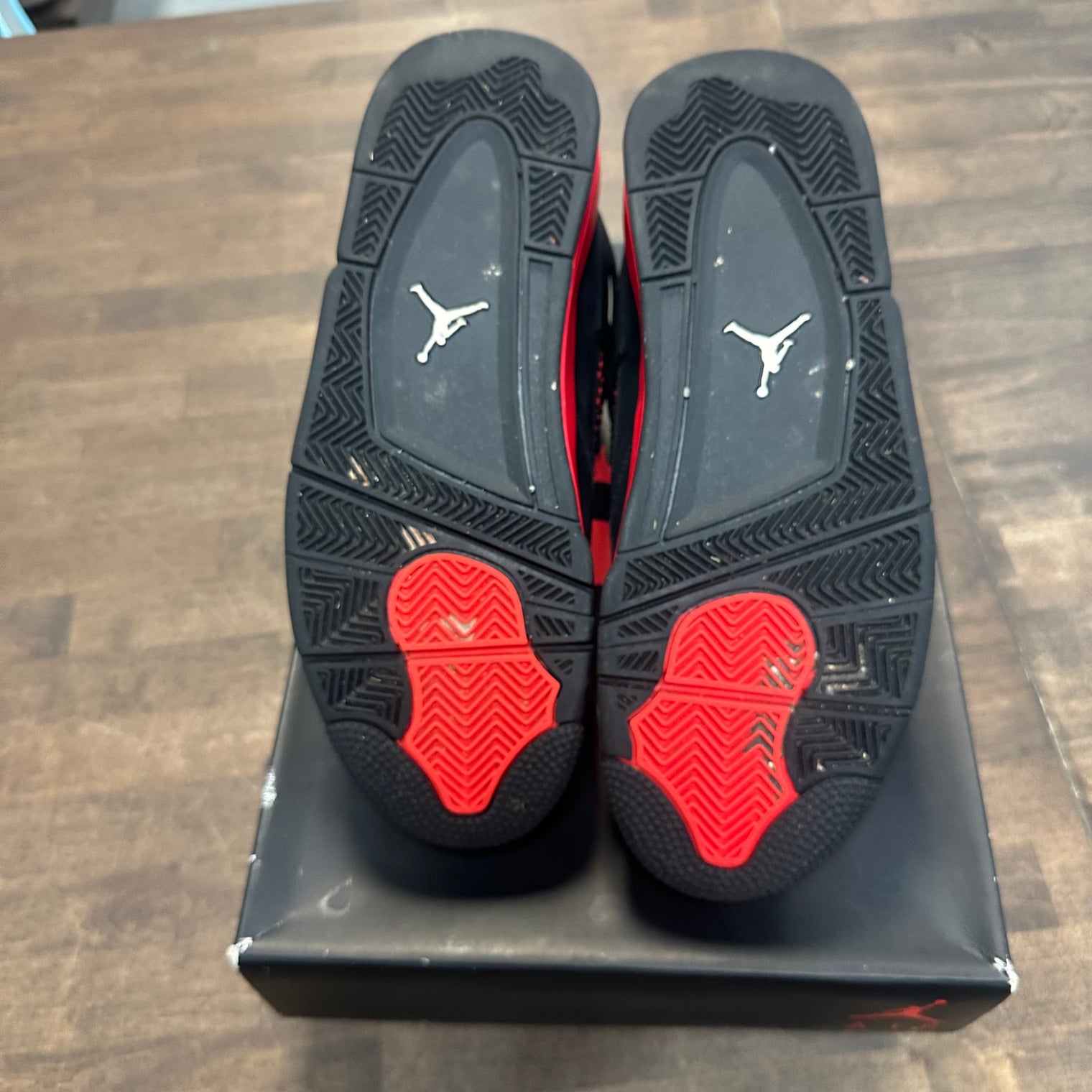Red Thunder Jordan 4 (USED)