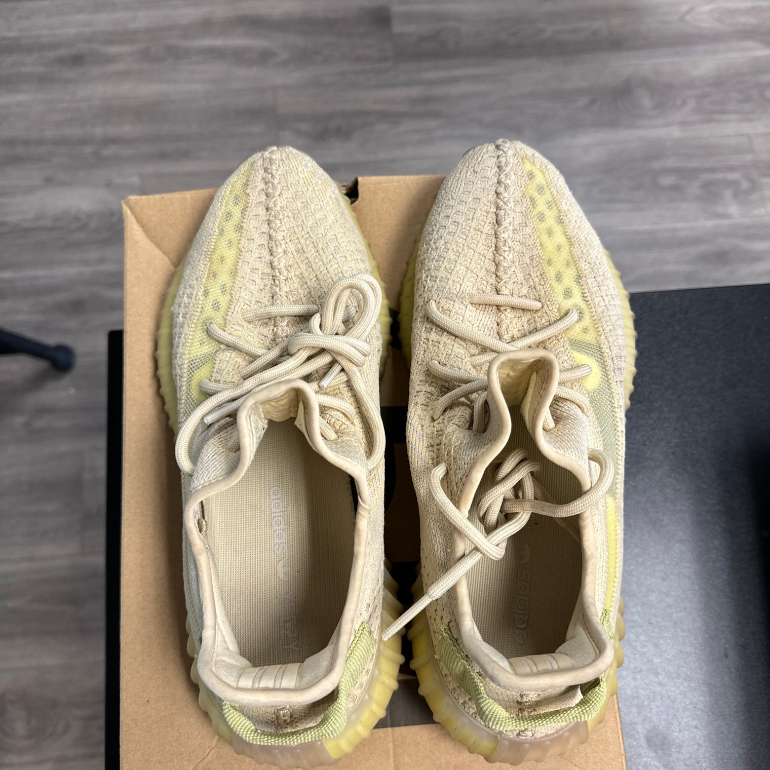 Flax Yeezy 350 (USED, Replacement Box)
