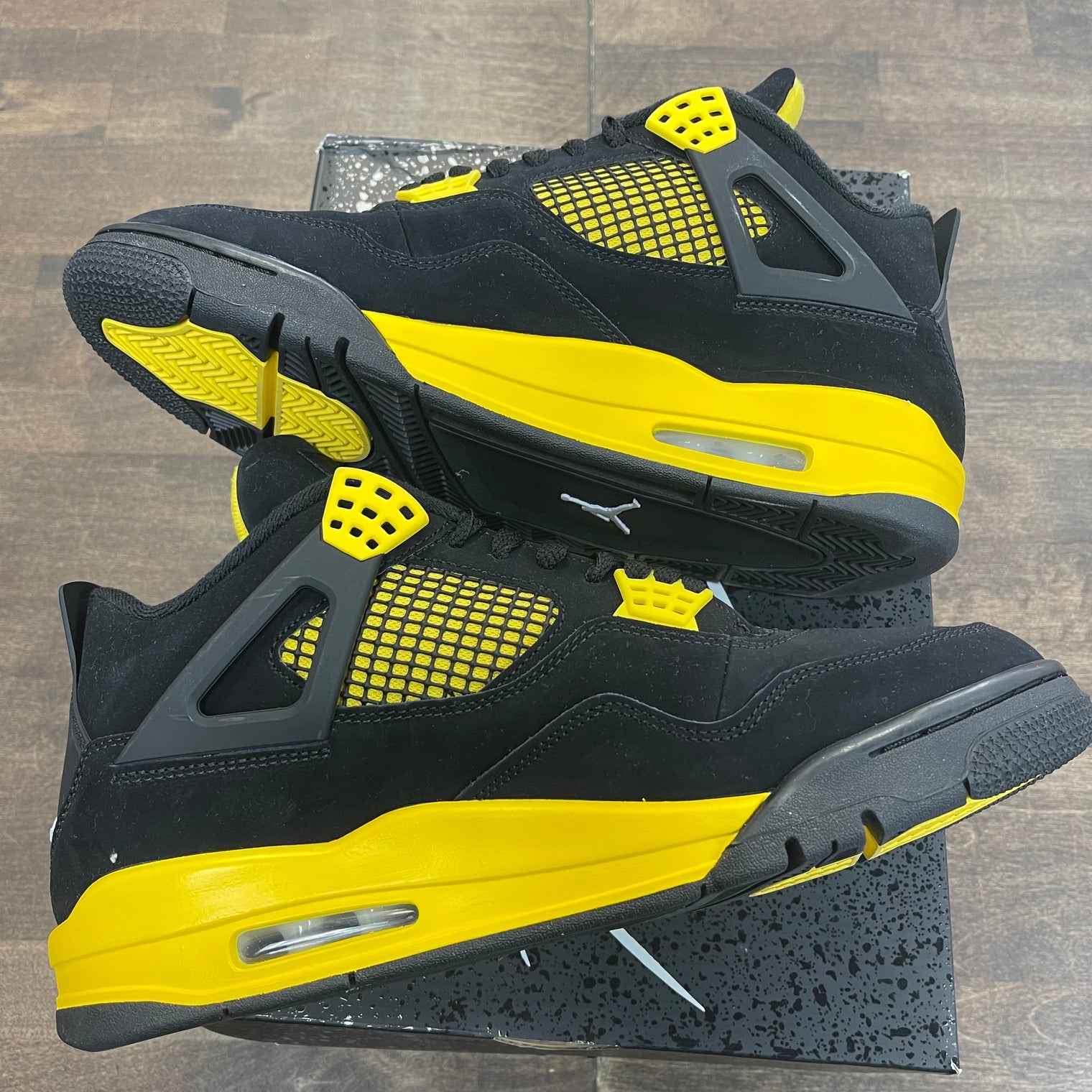 Yellow Thunder Jordan 4 (USED)