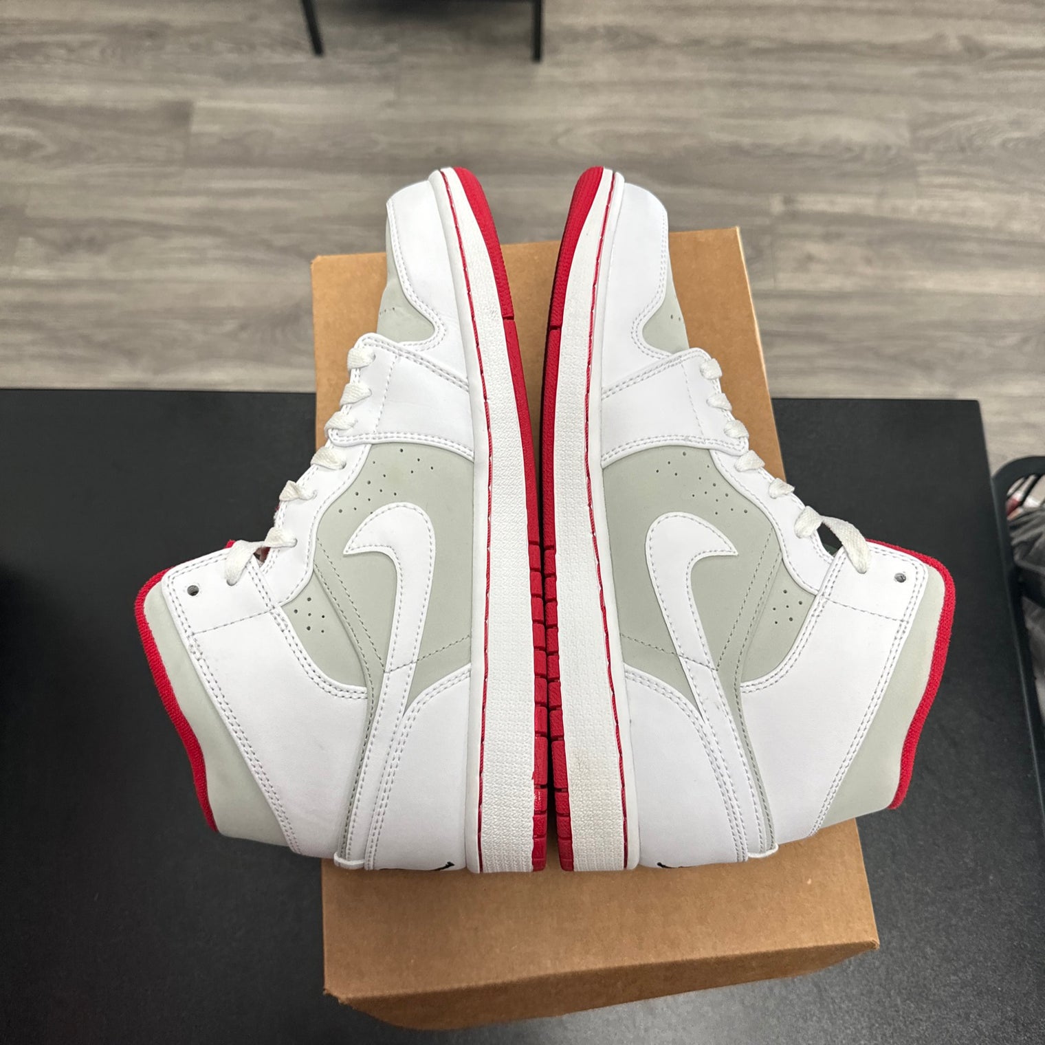 Hare Jordan 1 Mid (USED, no box)