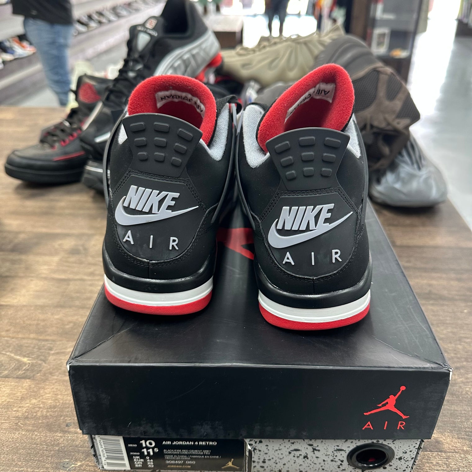 Bred Jordan 4 (2019) (USED)
