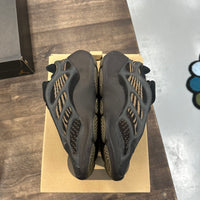 adidas Yeezy 700 V3 Clay Brown (US 4.5) (USED)