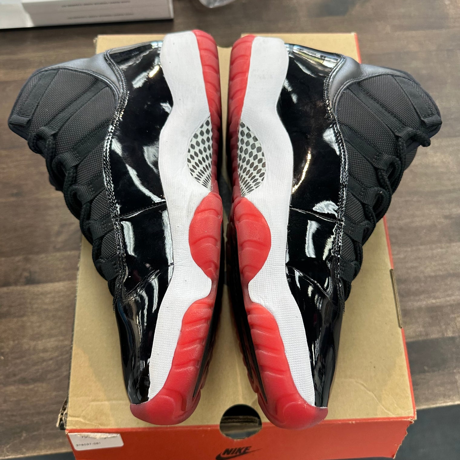 Bred Jordan 11 (2019) (USED)