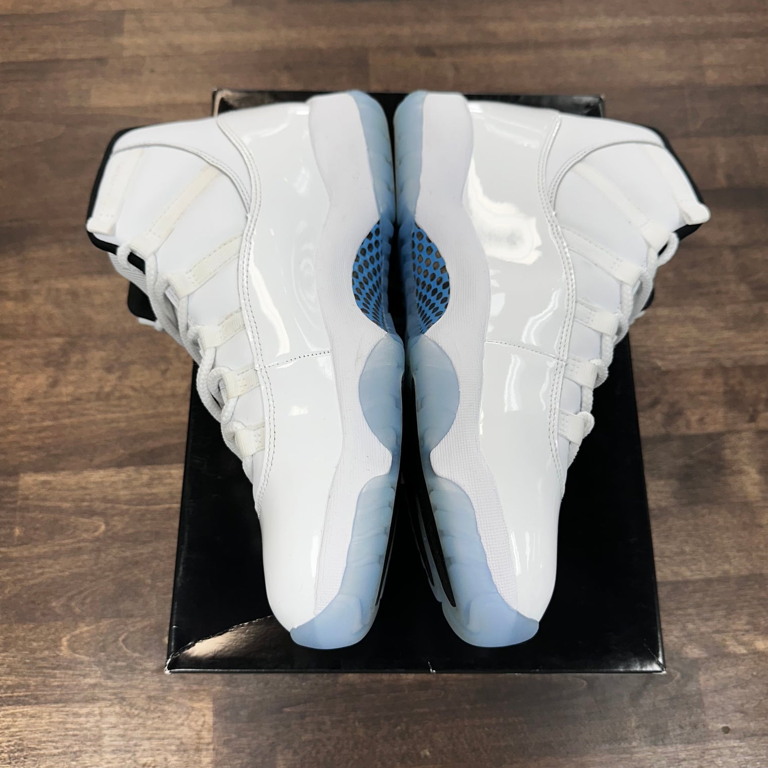 Legend Blue Jordan 11 (2024) (USED)