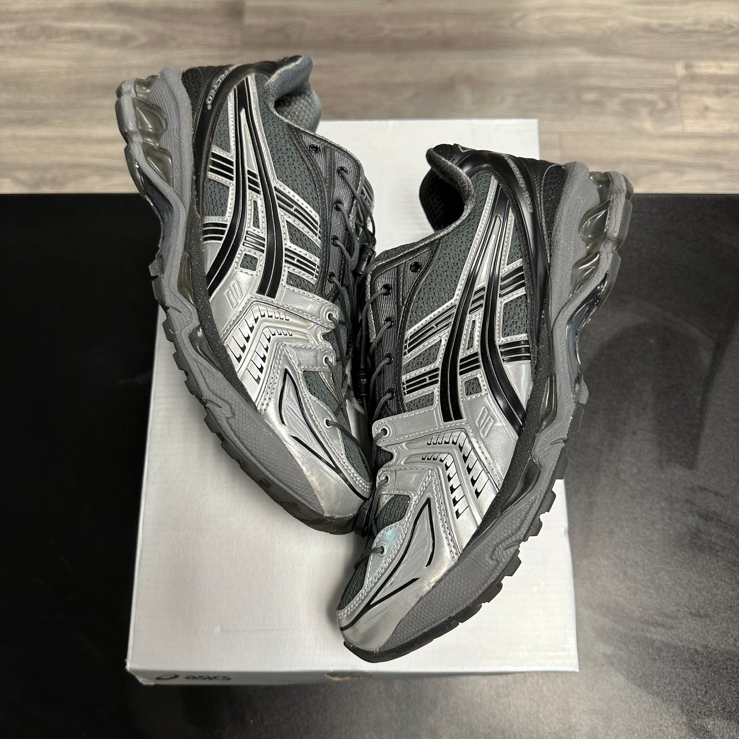 Unaffected ASICS Gel Kayano 14 Black Silver (USED)