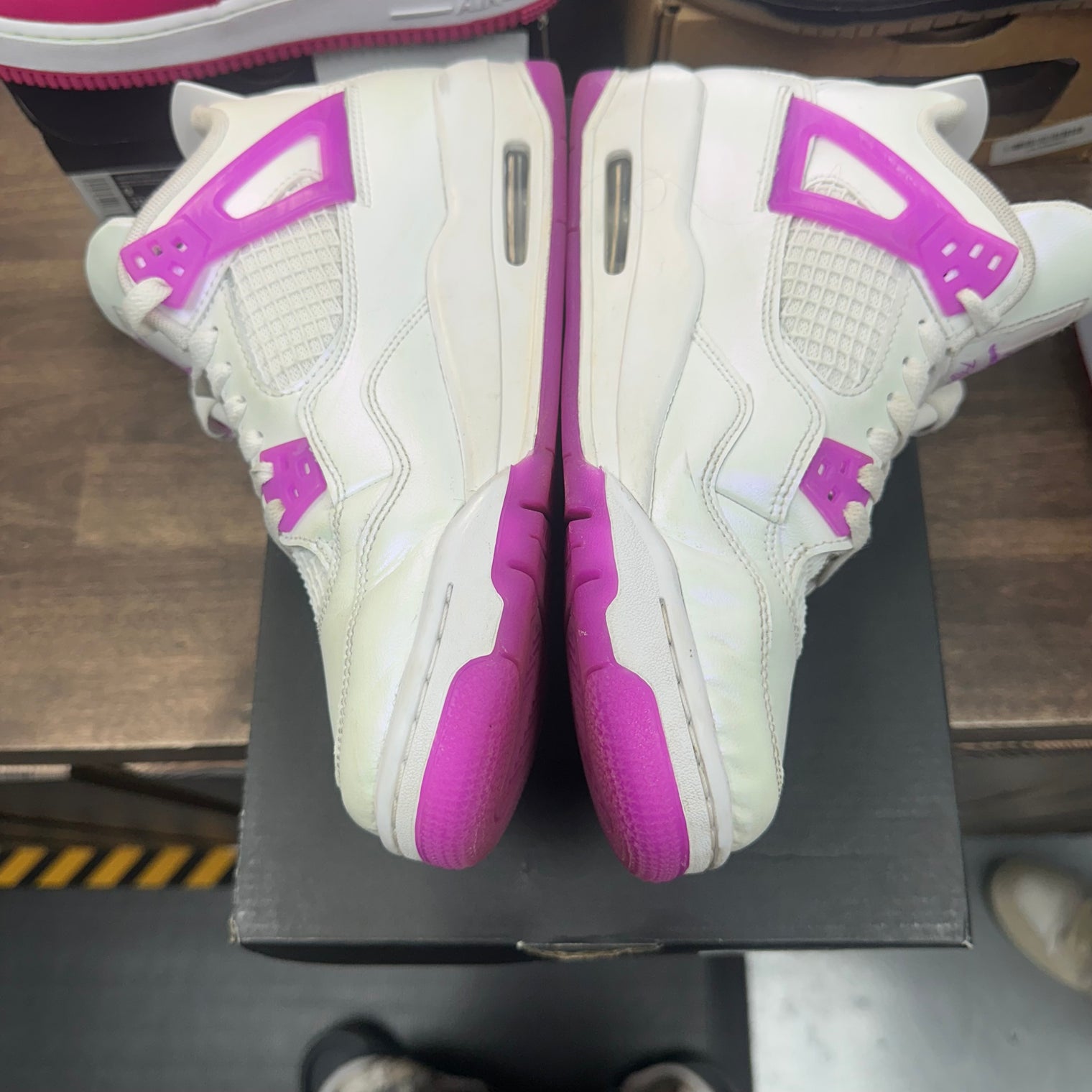 (GS) Hyper Violet Jordan 4 (USED)