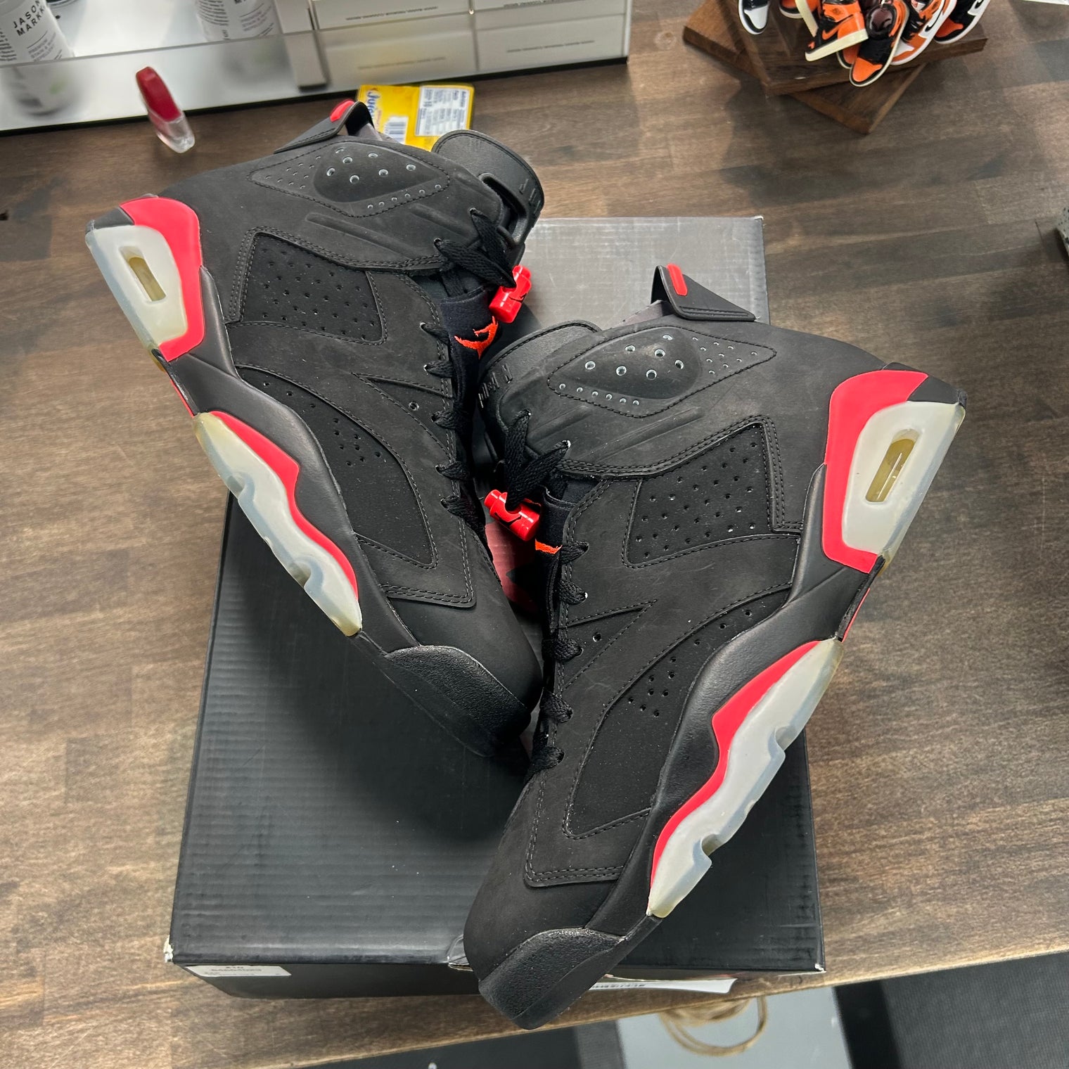 Infrared Jordan 6 Retro (USED)