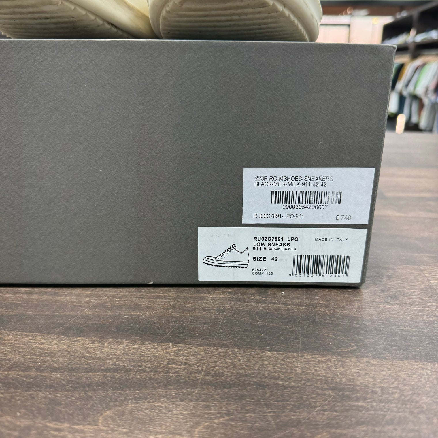 Rick Owens Luxor Low Sneaks Black Milk (USED)