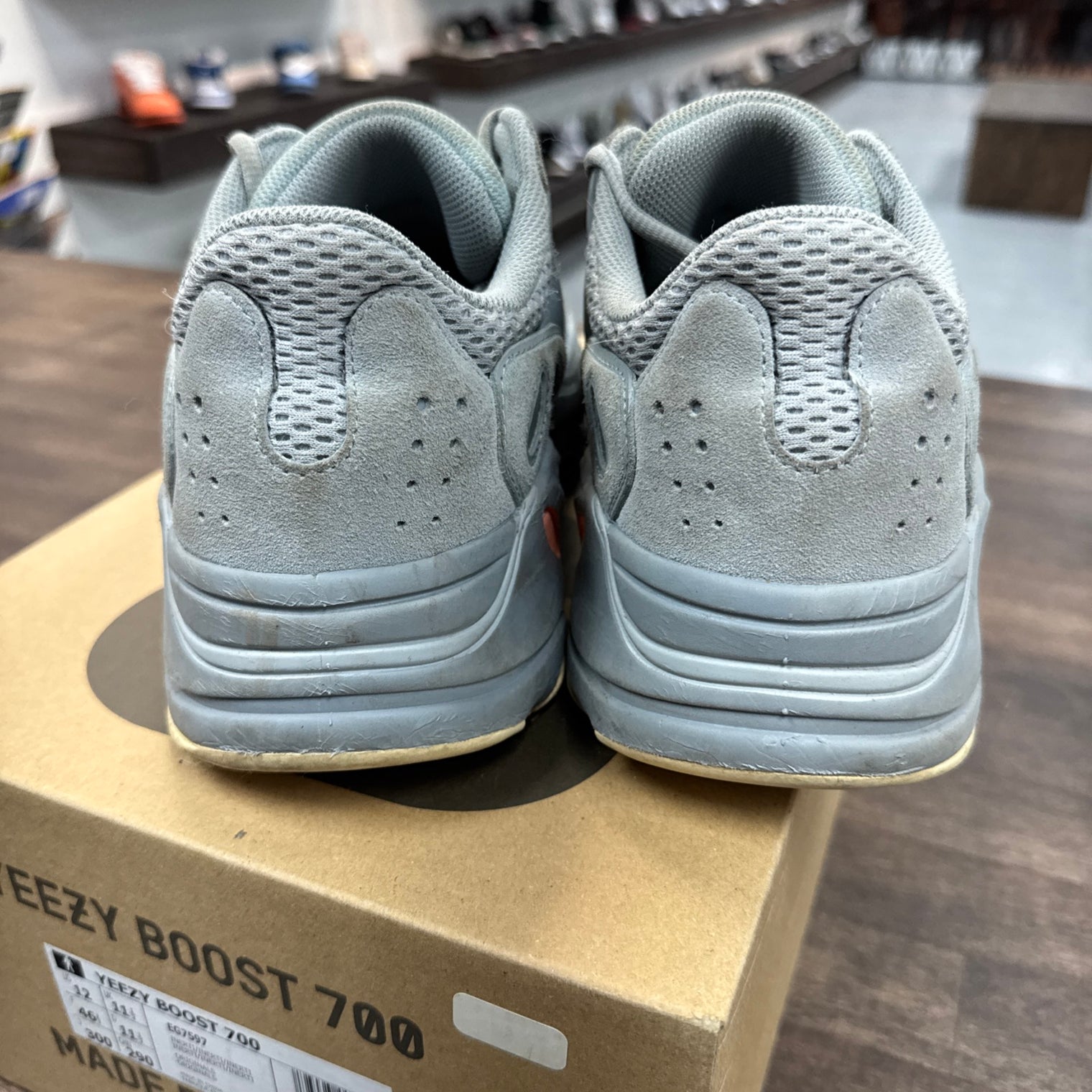 Inertia Yeezy 700 (USED)