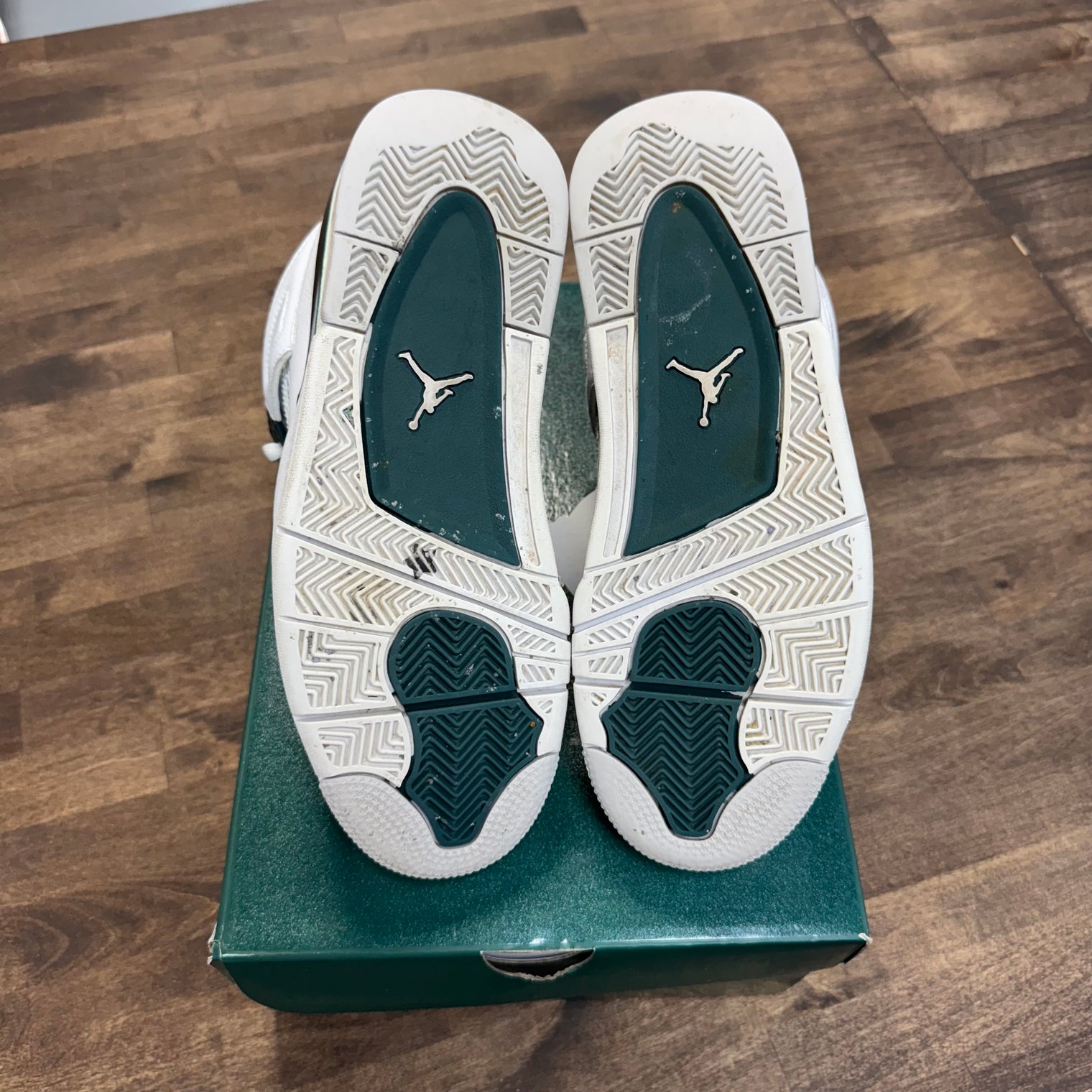 Oxidized Green Jordan 4 Retro (USED)