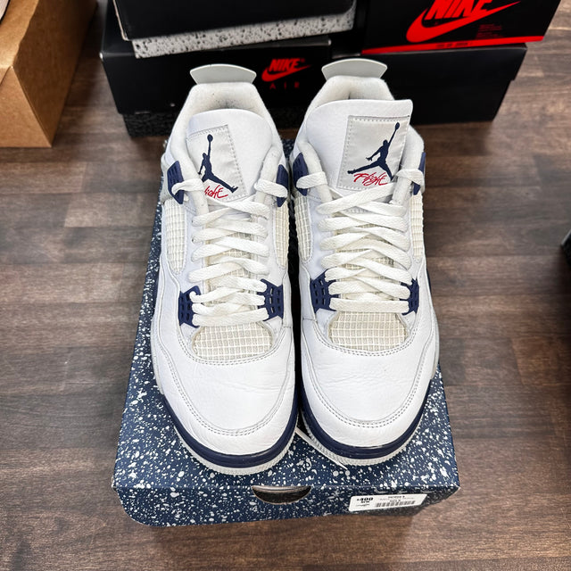 Midnight Navy Jordan 4 (USED)