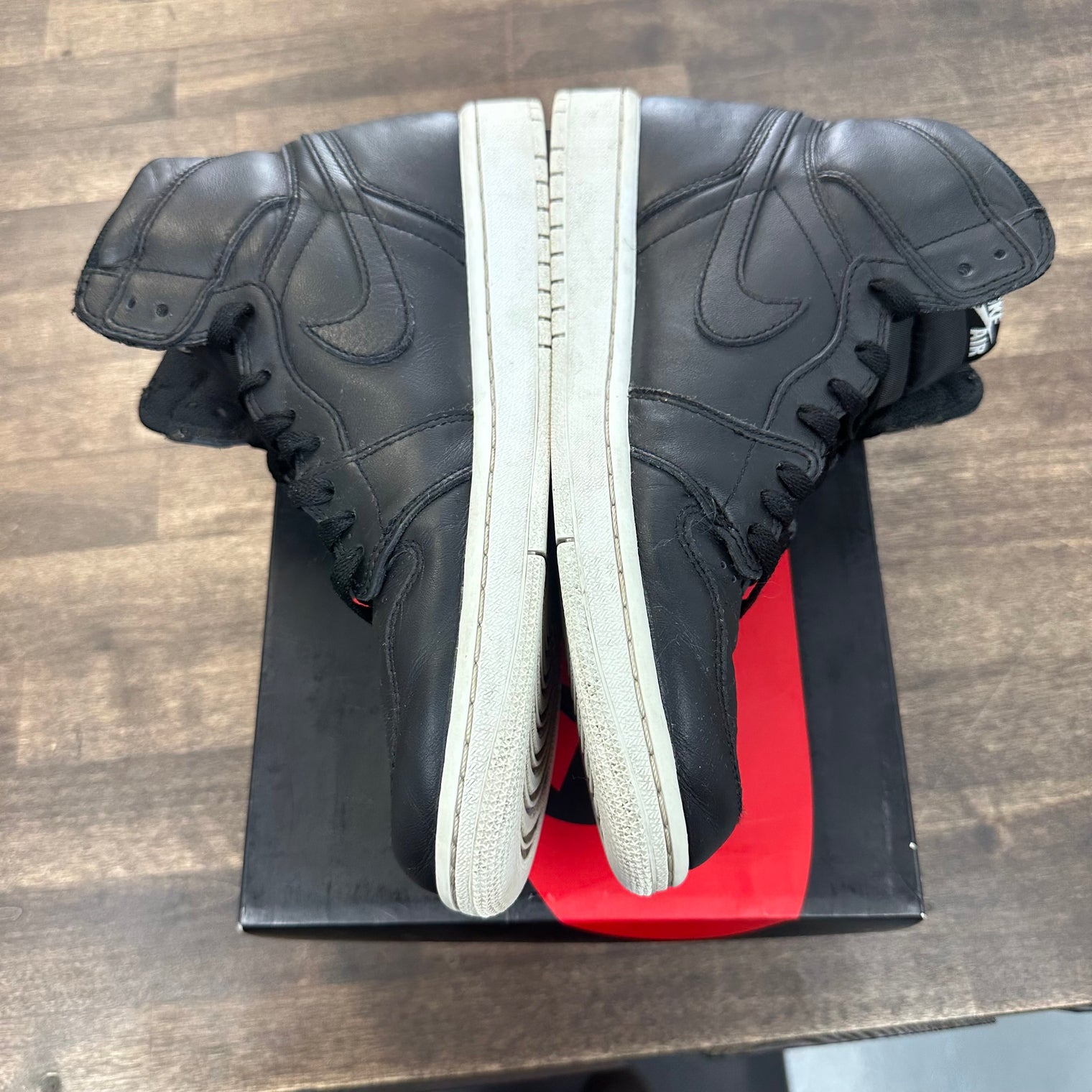 Cyber Monday Jordan 1 High (USED)