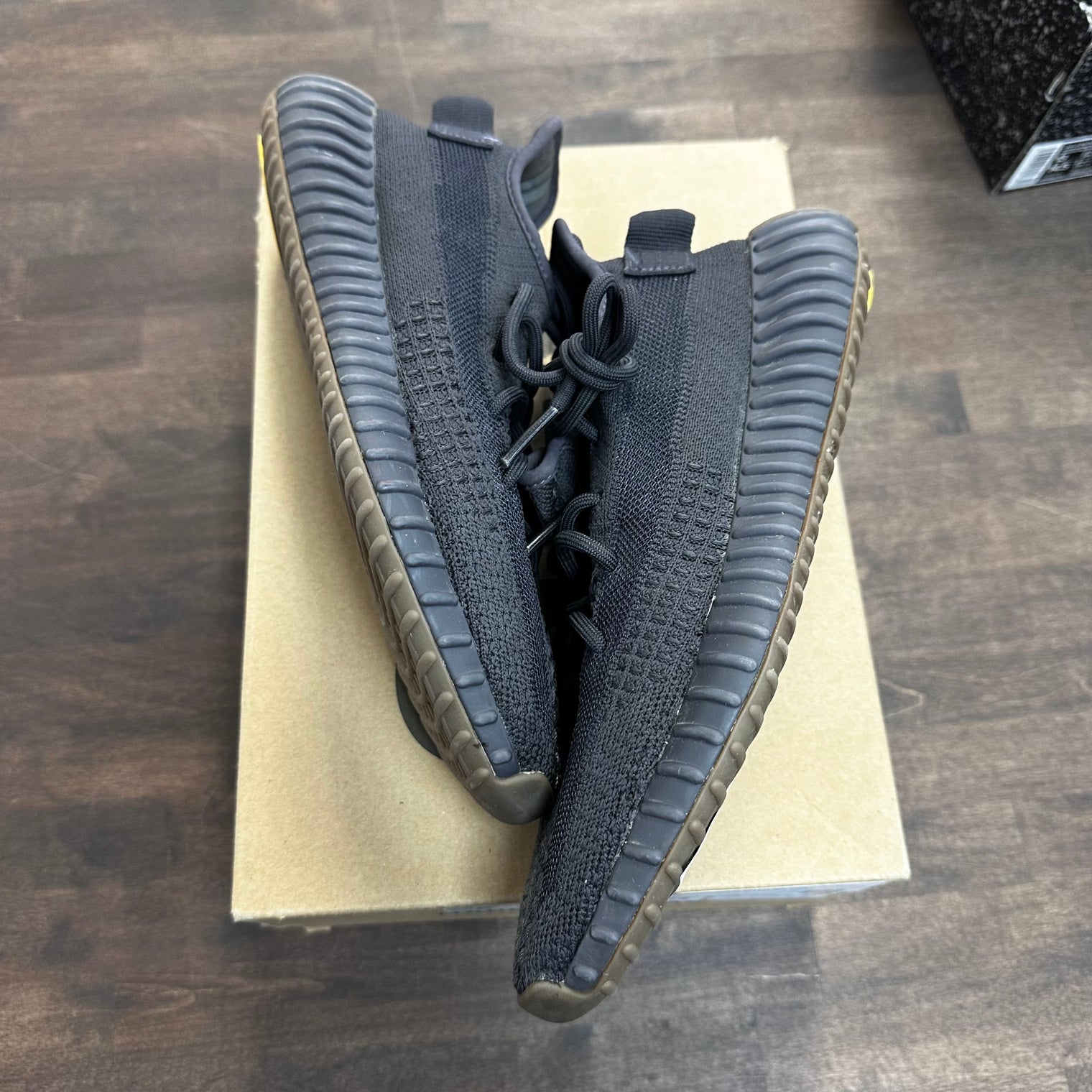Cinder Yeezy 350 (USED)