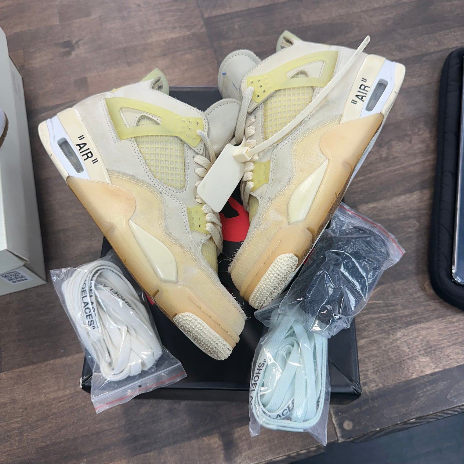 (W) Off-White Sail Jordan 4 (USED)