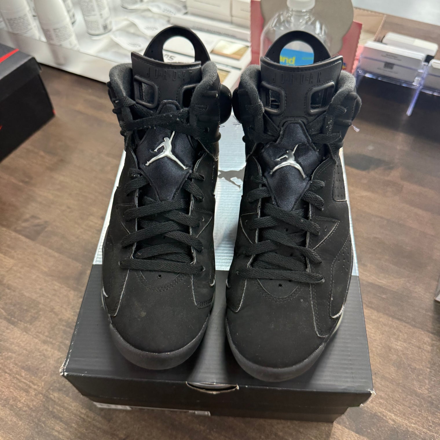 Chrome Jordan 6 Retro (USED)