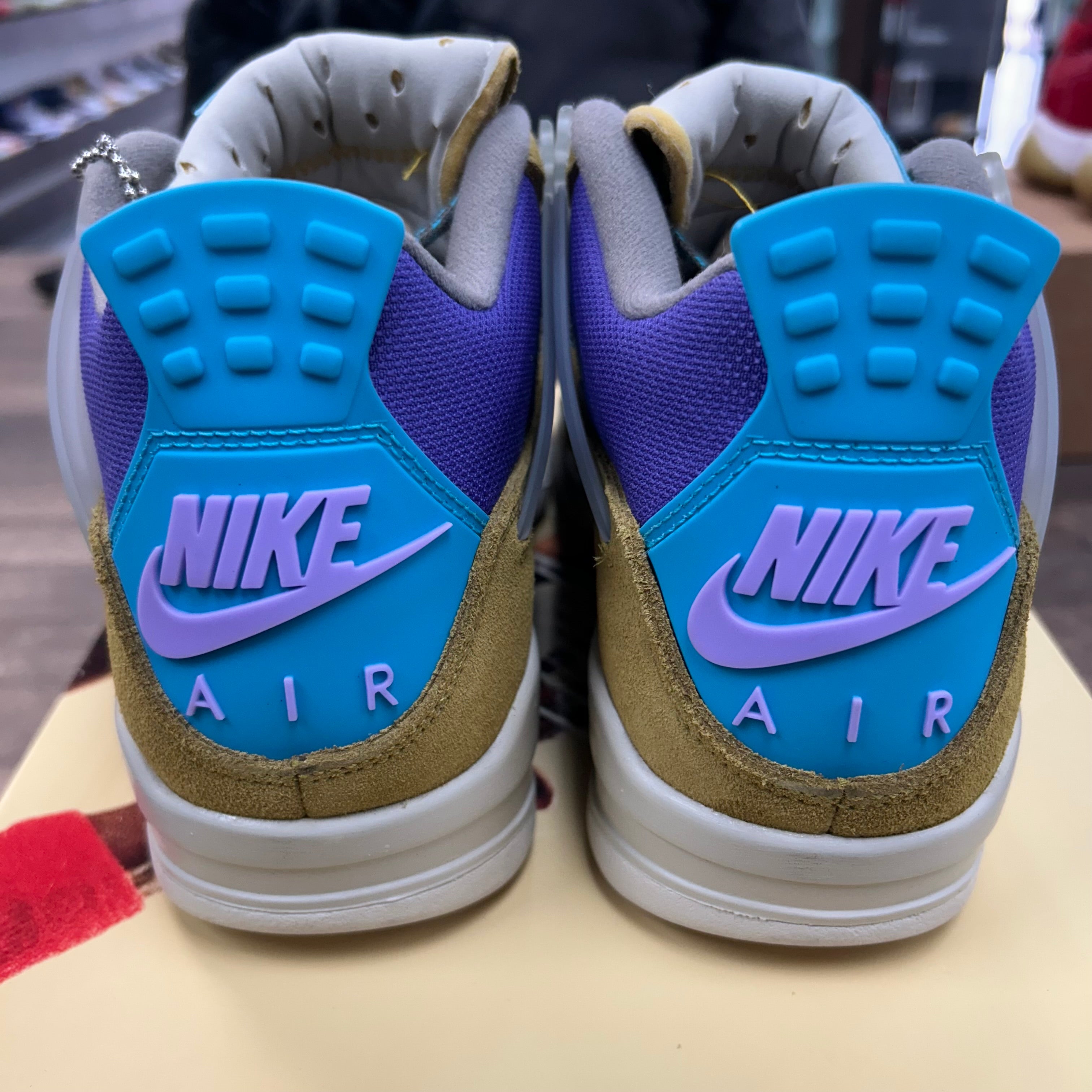 Jordan Desert Moss Union Jordan 4 Retro (USED) Size 7Y (Pre-Owned) - Image 4