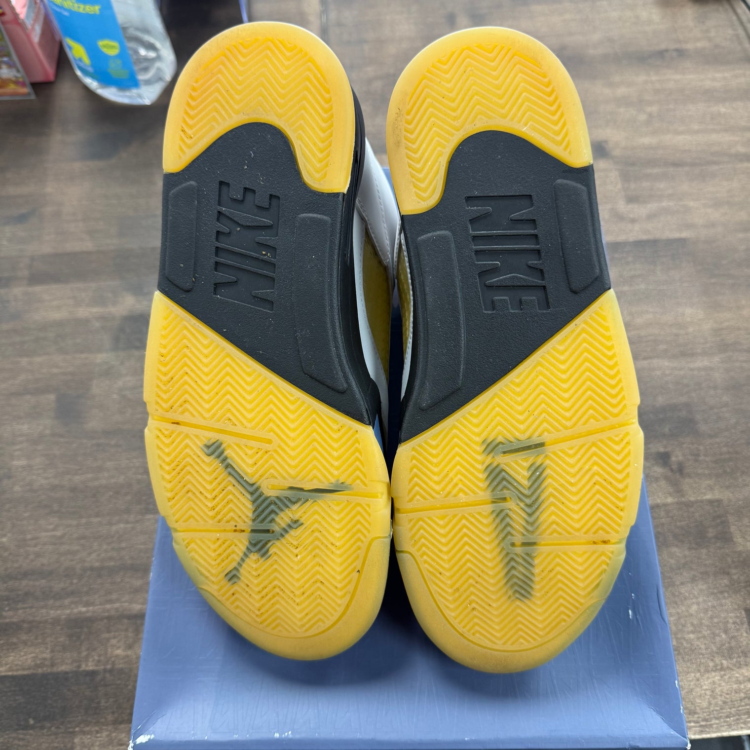 A Ma Maniere Dawn Jordan 5 (W) (USED)