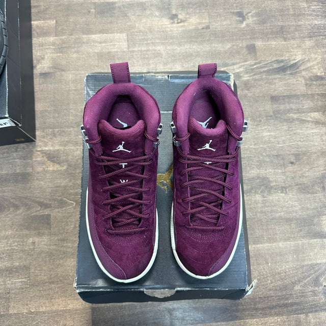 Jordan 12 Retro Bordeaux (US 4.5Y) (USED)