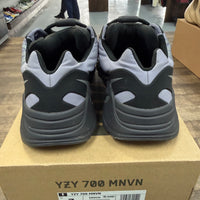 Geode Yeezy 700 MNVN (USED)