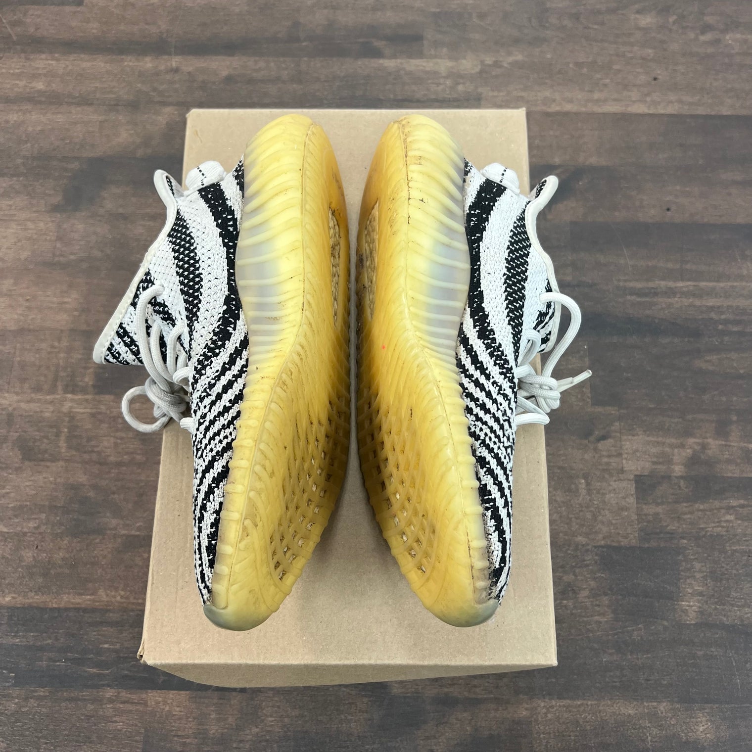 Zebra Yeezy 350 (USED,NO BOX)