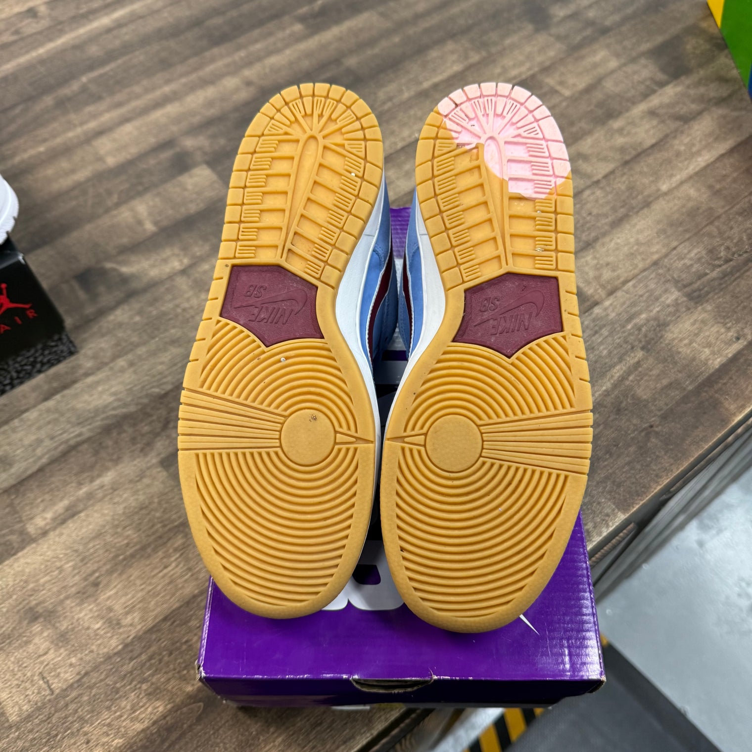 Philadelphia Phillies Nike SB Dunk Low (USED)