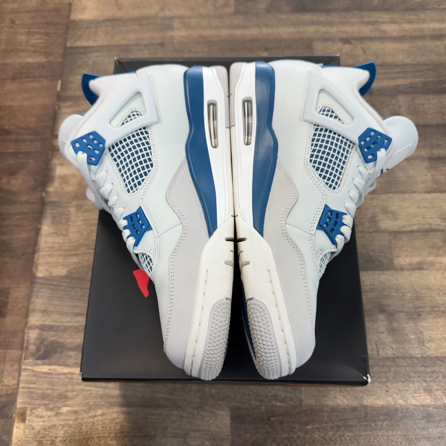 Jordan 4 Retro Military Blue (2024) (US 10.5) (USED)