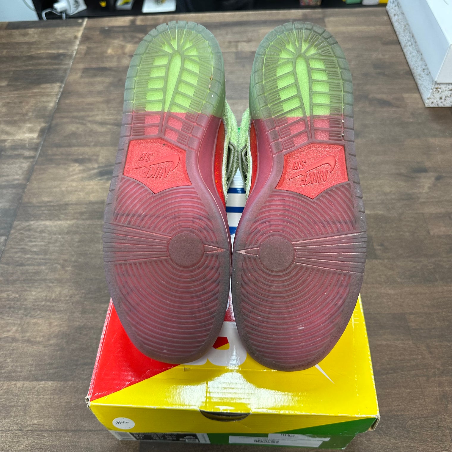 Strawberry Cough Nike SB Dunk High (USED)