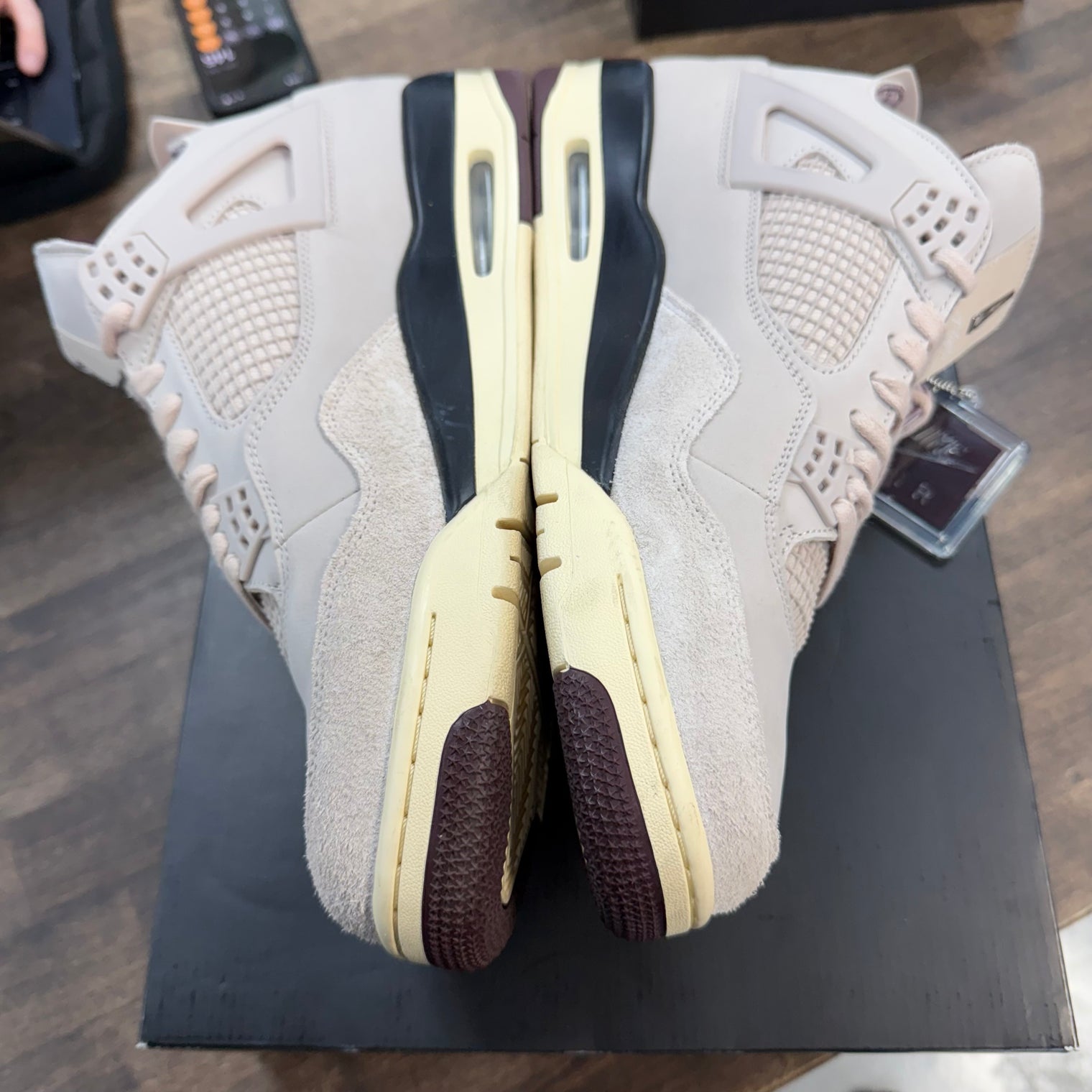 A Ma Maniere Sleeping Jordan 4 (W) (USED)