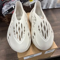 Arrarat Yeezy Foam RNNR (USED)