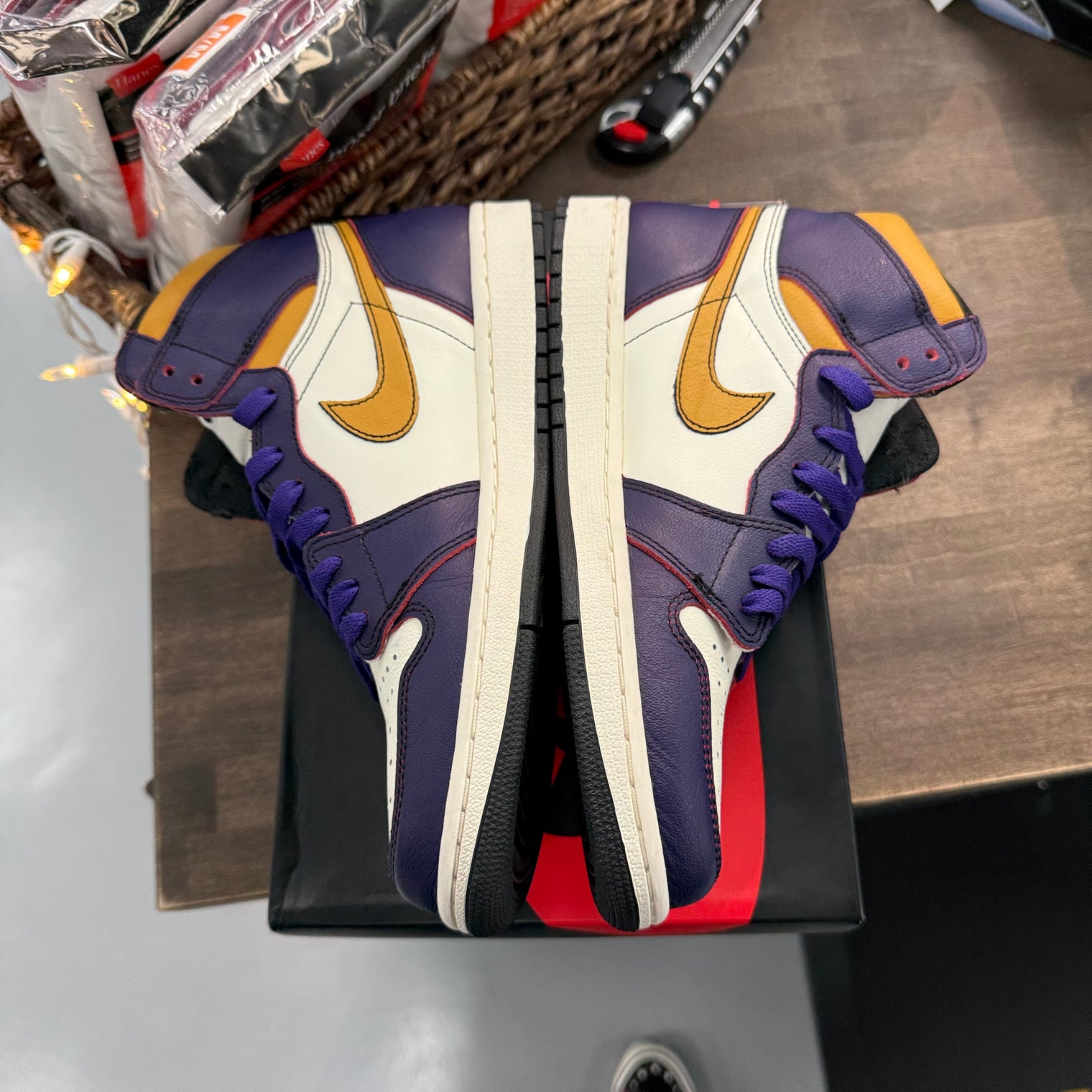 LA to Chicago Jordan 1 High Retro Defiant SB (USED)