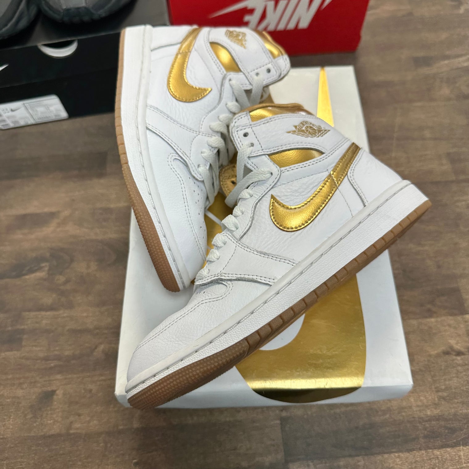 White Gold Jordan 1 High (W) (USED)