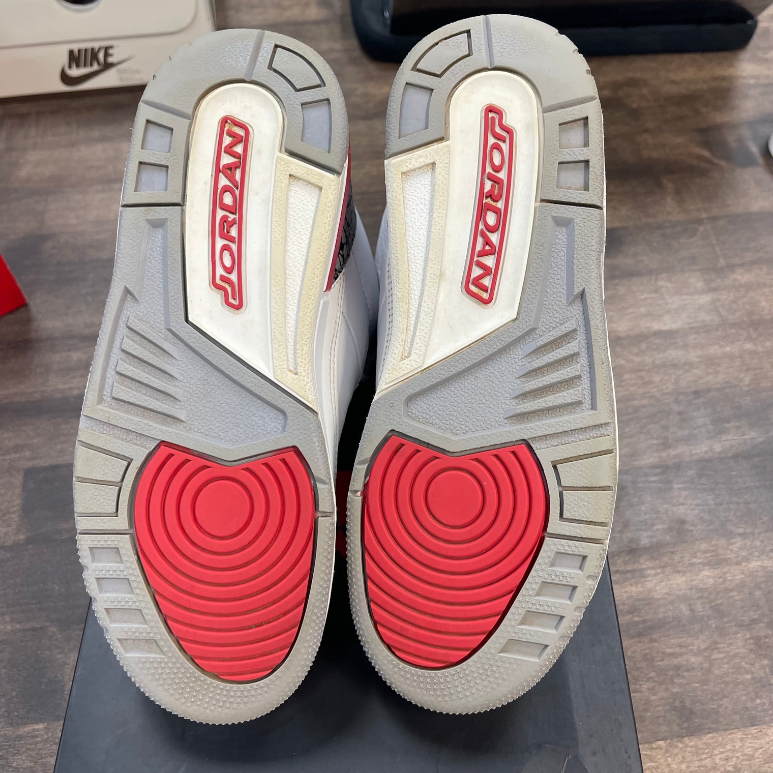 (GS) Fire Red Jordan 3 (USED)