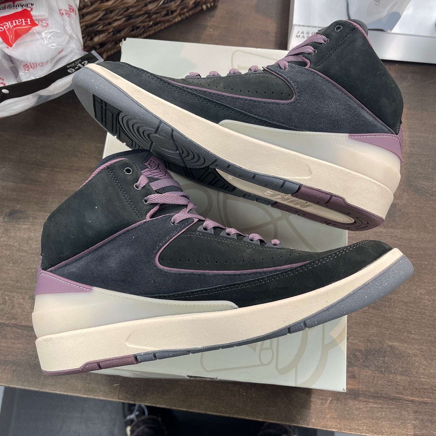 (W) Mauve Jordan 2 Retro (USED)