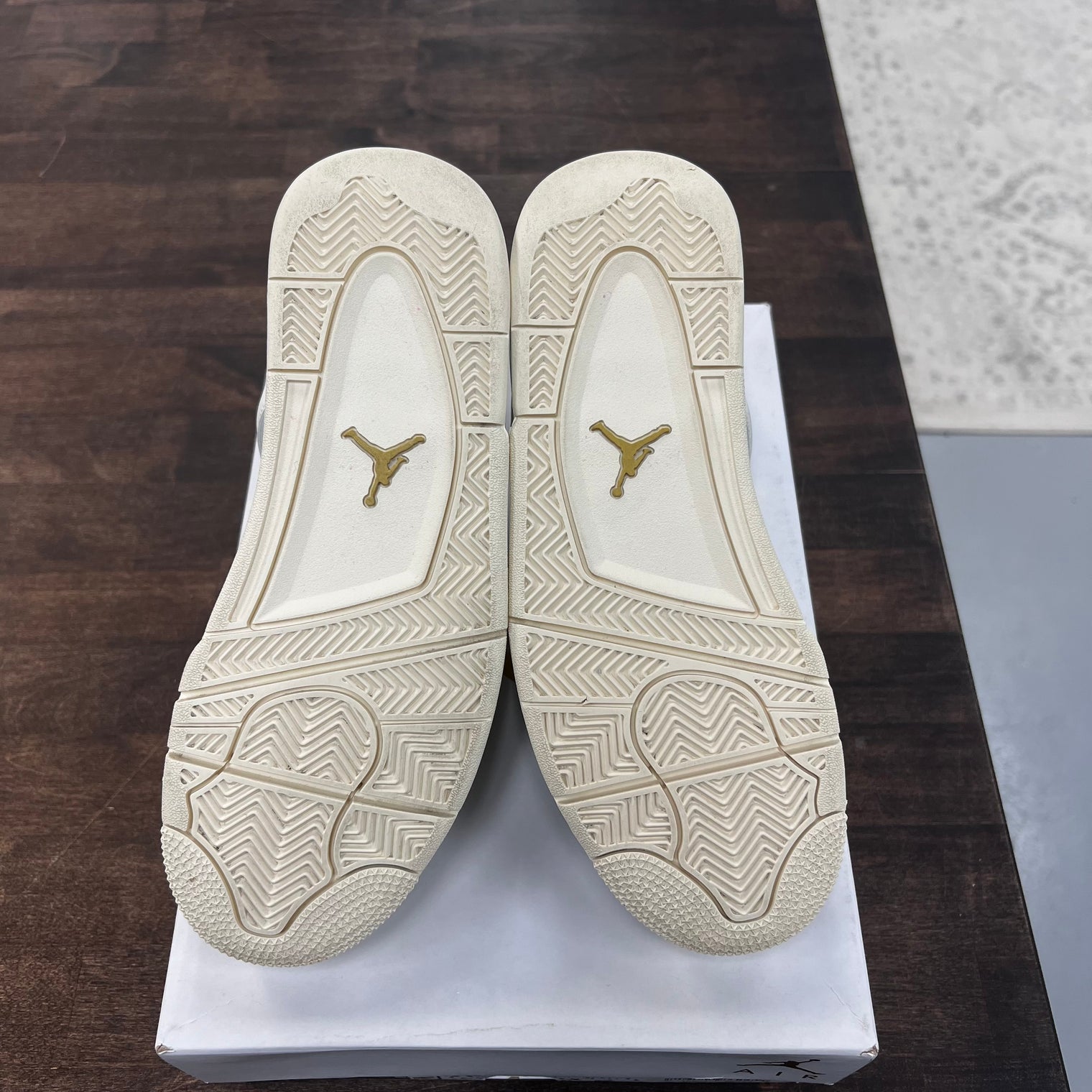 (W) Metallic Gold Jordan 4 (Lightly Worn)