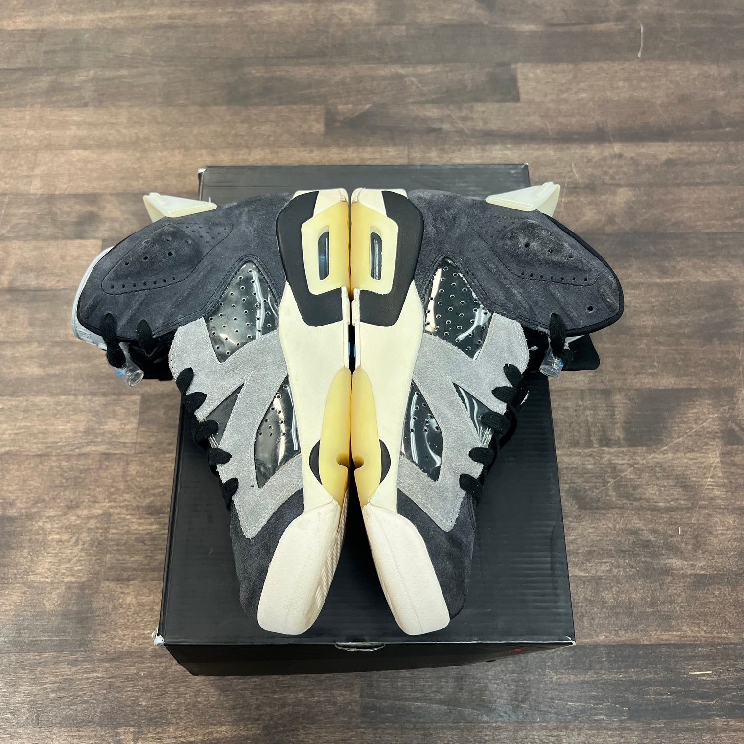 Chrome Tech Jordan 6 (W) (USED)