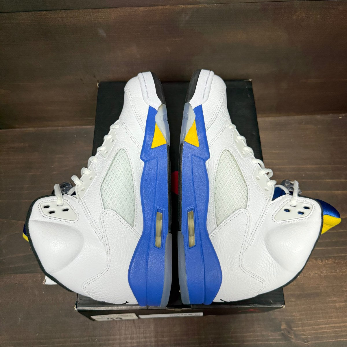 Jordan 5 Retro Laney (2013) - Image 4