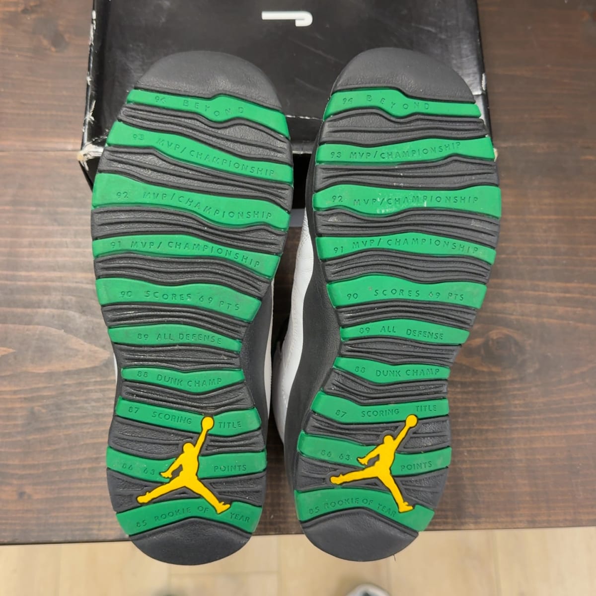 Jordan 10 Retro Seattle (GS) Size 7Y (Pre-Owned) - aux