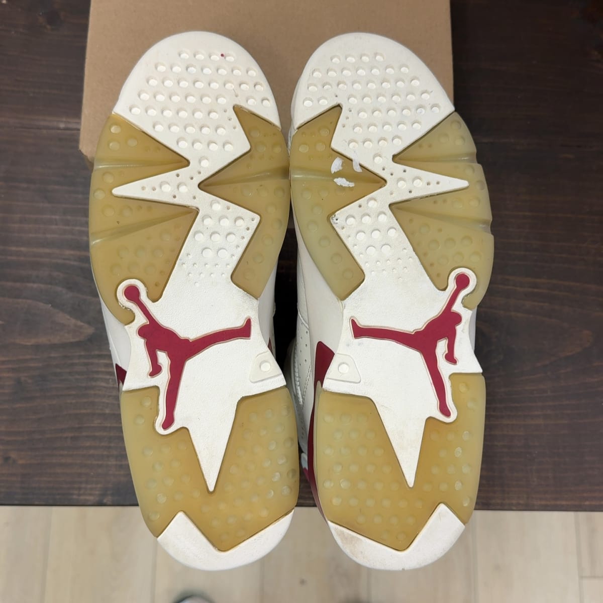 Jordan 6 Retro Maroon (2015) Size 8.5 (Pre-Owned) - aux