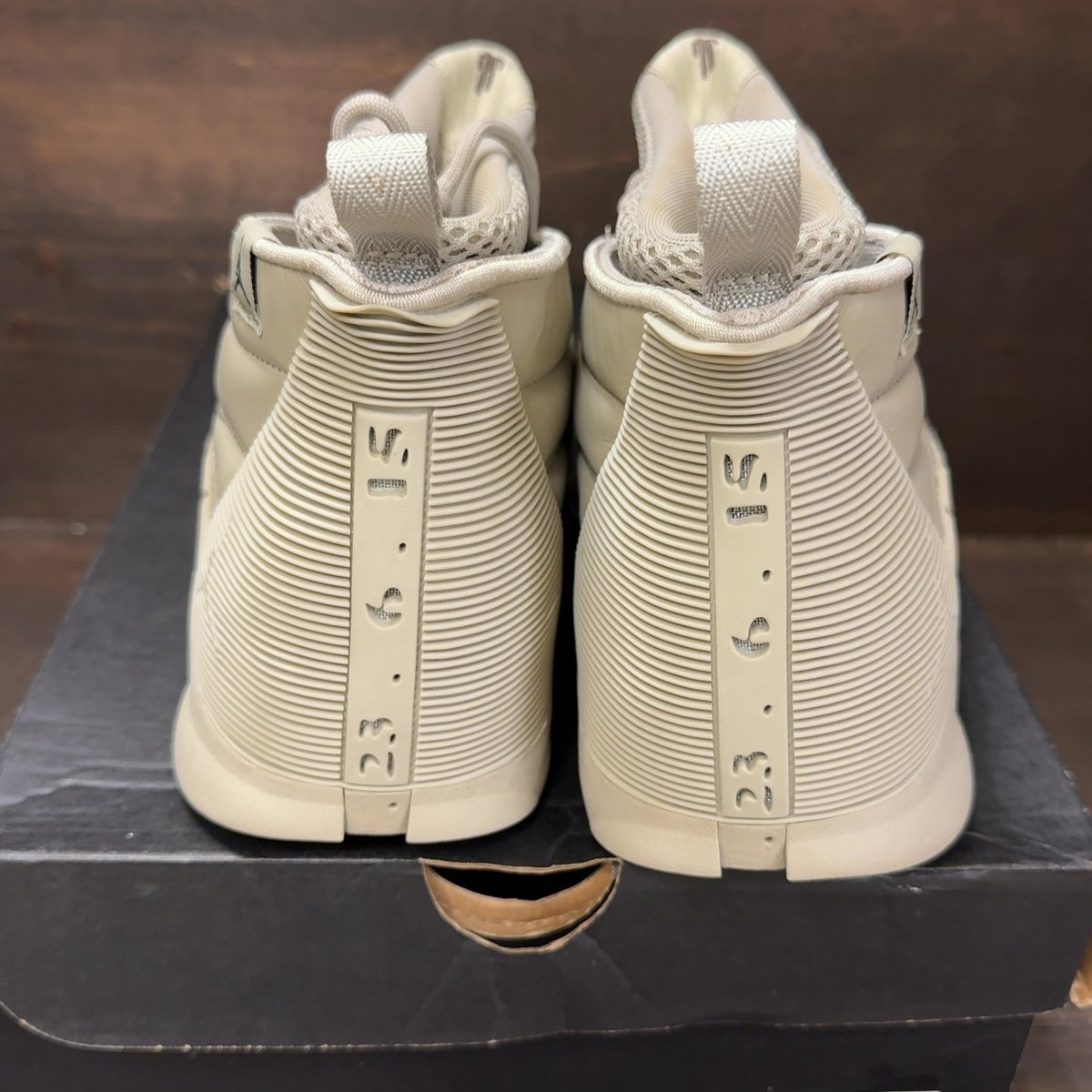 Jordan 15 Retro Billie Eilish (Women's) Size 7.5W (Pre-Owned) - aux
