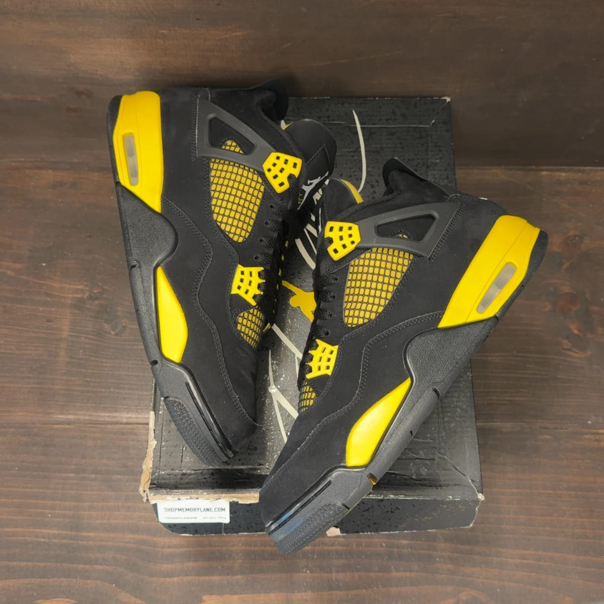 Jordan 4 Retro Thunder (2023) Size 11 (Pre-Owned) - back